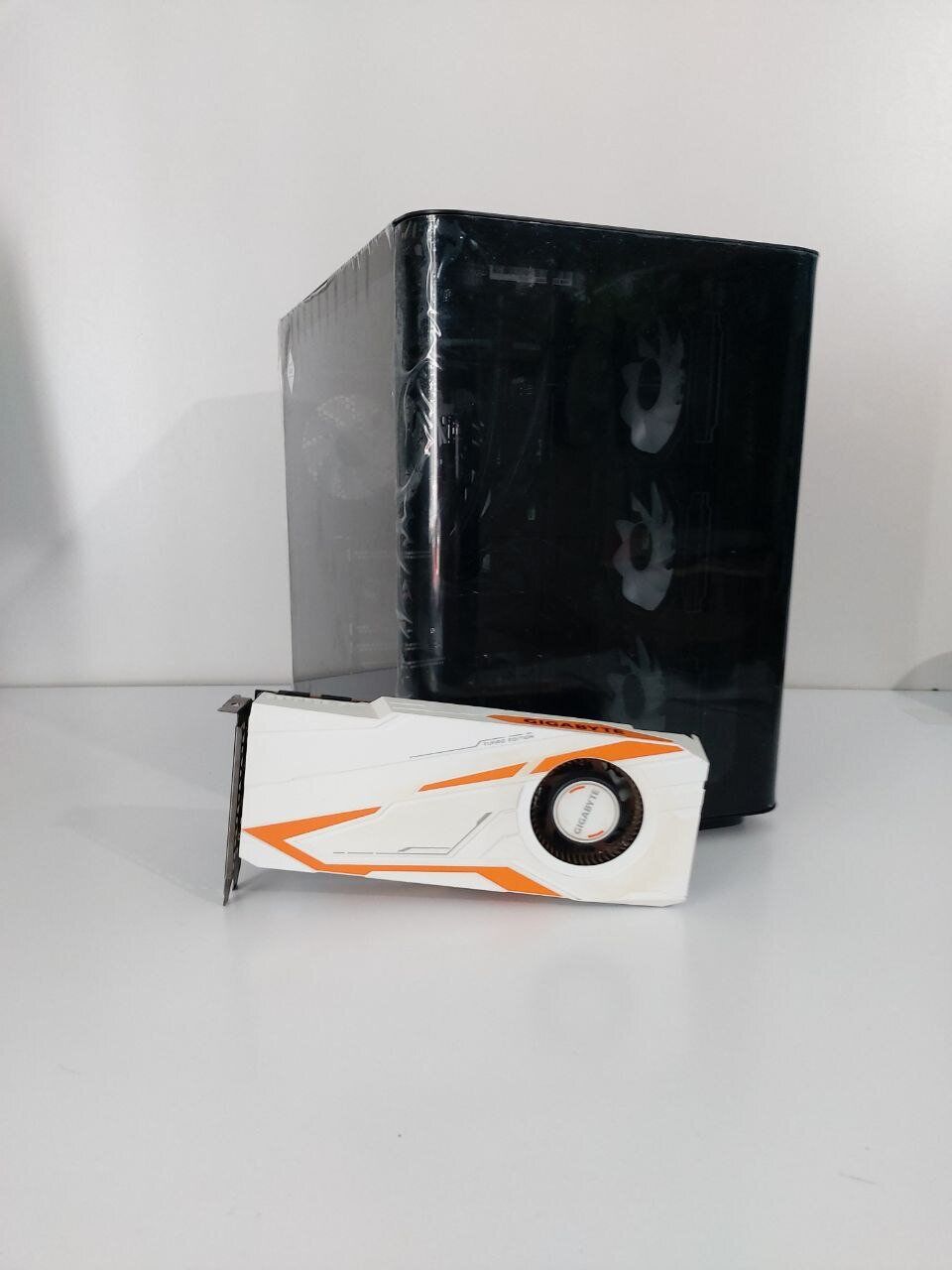 Ігровий ПК AeroCool P500-G-BK-v1 Tower / Intel Core i7-9700KF (8 ядер по 3.6 - 4.9 GHz) / 16 GB DDR4 / 512 GB SSD M.2 / nVidia GeForce GTX 1080 Ti, 11 GB GDDR5X, 352-bit / 500W + Кабелі (живлення та DVI), перехідник DisplayPort - Зображення 5