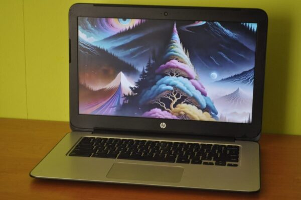 Ноутбук Б-клас HP ChromeBook 14 G4 / 14" (1366x768) TN / Intel Celeron N2840 (2 ядра по 2.16 - 2.58 GHz) / 4 GB DDR3 / 16 GB eMMC / Intel HD Graphics / WebCam / Chrome OS + Блок живлення - Зображення 4