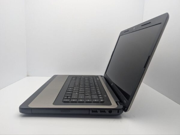 Ноутбук HP 635 / 15.6" (1366x768) TN / AMD E-450 (2 ядра по 1.65 GHz) / 6 GB DDR3 / 320 GB HDD / AMD Radeon HD 6320 Graphics / WebCam - Зображення 4