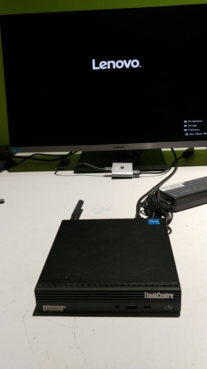 Неттоп Lenovo ThinkCentre M70q Gen2 USFF / Intel Core i5-11400T (6 (12) ядер по 1.3 - 3.7 GHz) / 16 GB DDR4 / 256 GB SSD / Intel HD Graphics 730 / Win 11 Pro - Зображення 4