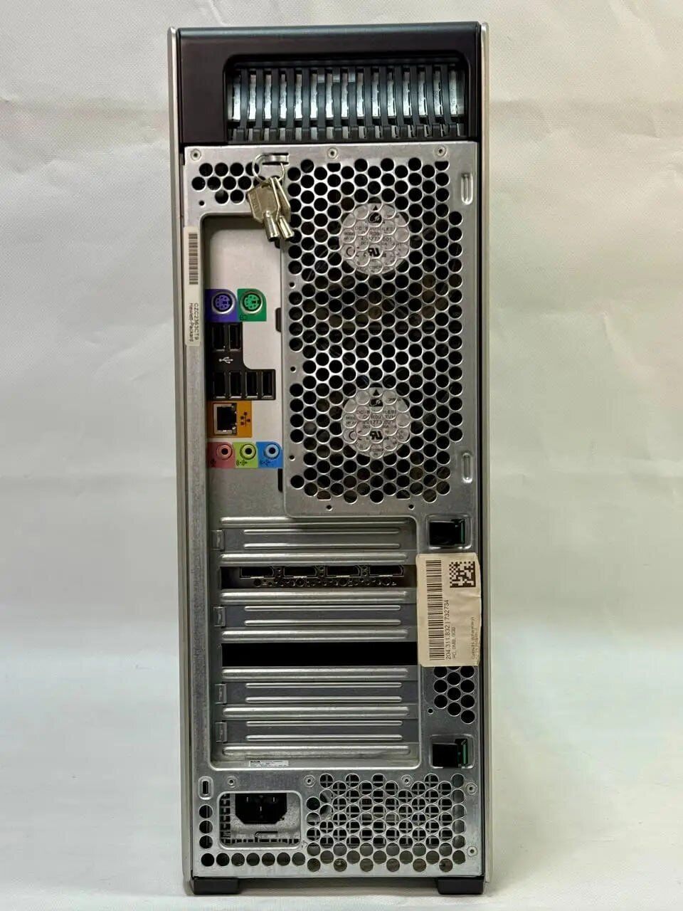 Робоча станція HP Z600 Workstation Tower / Intel Xeon E5520 (4 (8) ядра по 2.2 - 2.5 GHz) / 12 GB DDR3 / 240 GB SSD + 500 GB HDD / nVidia Quadro M2000, 4 GB GDDR5, 128-bit / DVD-ROM / 650W - Зображення 6