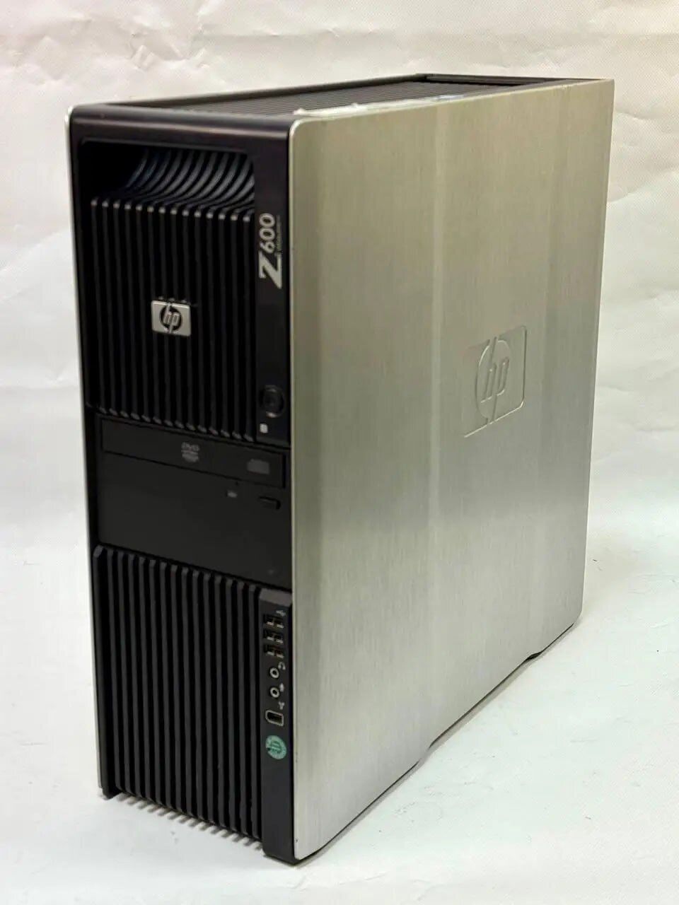 Робоча станція HP Z600 Workstation Tower / Intel Xeon E5520 (4 (8) ядра по 2.2 - 2.5 GHz) / 12 GB DDR3 / 240 GB SSD + 500 GB HDD / nVidia Quadro M2000, 4 GB GDDR5, 128-bit / DVD-ROM / 650W - Зображення 4