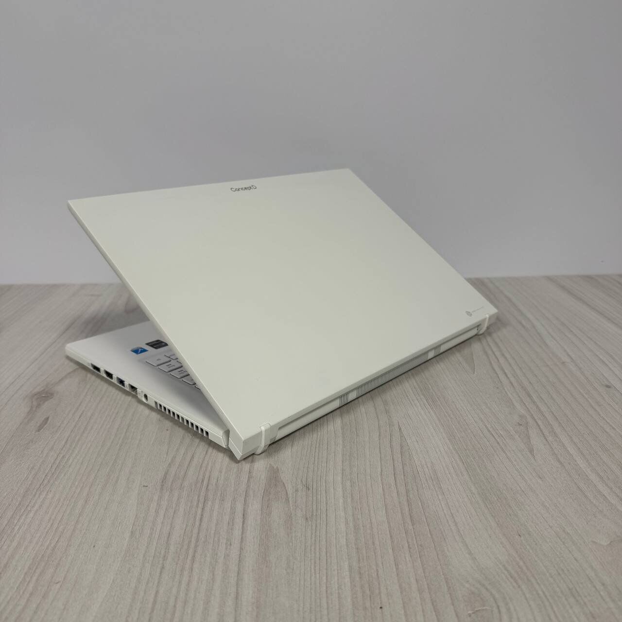 Ігровий ноутбук Acer ConceptD CN715-73G / 15.6" (3840x2160) IPS / Intel Core i5-11400H (6 (12) ядер по 2.2 - 4.5 GHz) / 16 GB DDR4 / 512 GB SSD NVMe / nVidia GeForce RTX 3060, 6 GB GDDR6, 192-bit / WebCam - Зображення 6