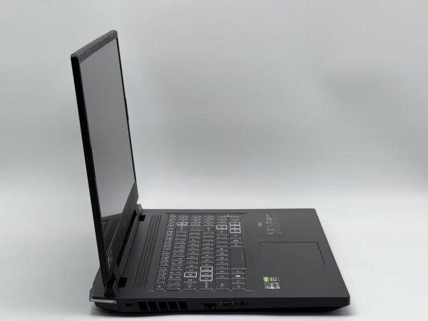 Ігровий ноутбук Acer Nitro 5 AN517-42-R85S / 17.3" (1920x1080) IPS / AMD Ryzen 7 6800H (8 (16) ядер по 3.2 - 4.7 GHz) / 32 GB DDR5 / 960 GB SSD / nVidia GeForce RTX 3060, 6 GB GDDR6, 192-bit / WebCam - Зображення 3