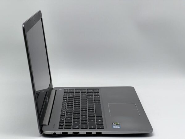 Ігровий ноутбук Asus K501UW / 15.6" (1920x1080) TN / Intel Core i7-6500U (2 (4) ядра по 2.5 - 3.1 GHz) / 16 GB DDR4 / 480 GB SSD / nVidia GeForce GTX 960M, 2 GB GDDR5, 128-bit / WebCam - Зображення 3