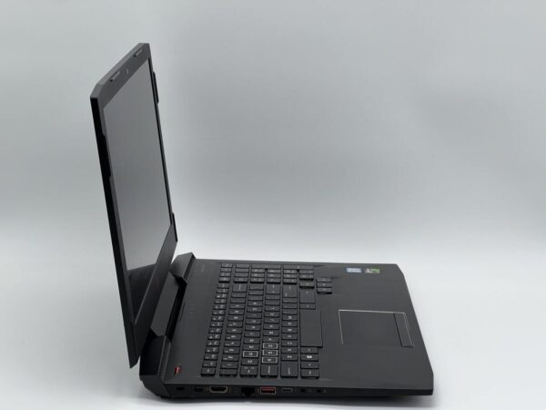 Ігровий ноутбук Б-клас HP Omen 15-ce198wm / 15.6" (1920x1080) IPS / Intel Core i7-8750H (6 (12) ядер по 2.2 - 4.1 GHz) / 16 GB DDR4 / 960 GB SSD / nVidia GeForce GTX 1060, 6 GB GDDR5, 192-bit / WebCam - Зображення 5