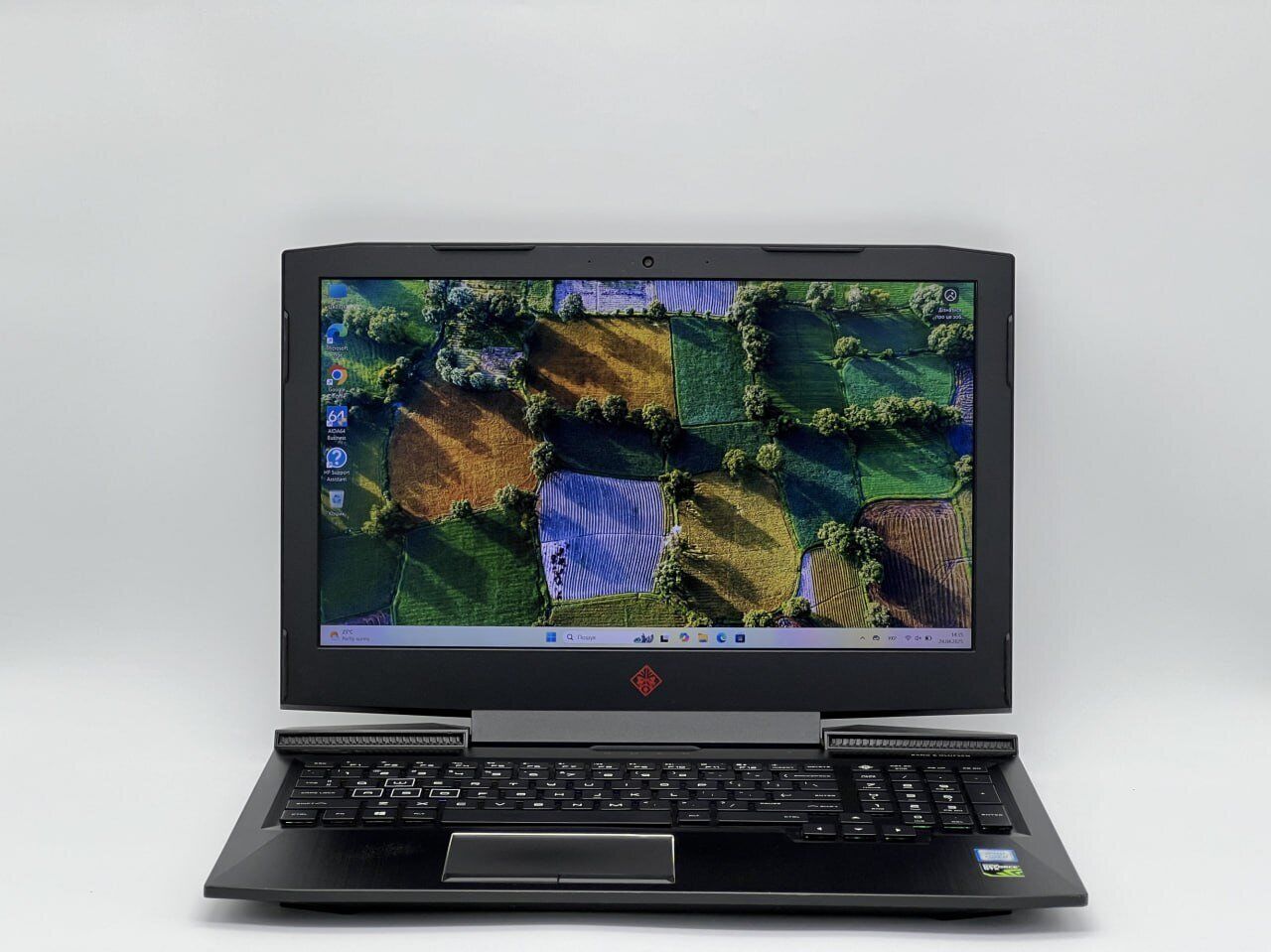 Ігровий ноутбук Б-клас HP Omen 15-ce198wm / 15.6" (1920x1080) IPS / Intel Core i7-8750H (6 (12) ядер по 2.2 - 4.1 GHz) / 16 GB DDR4 / 960 GB SSD / nVidia GeForce GTX 1060, 6 GB GDDR5, 192-bit / WebCam - Зображення 2