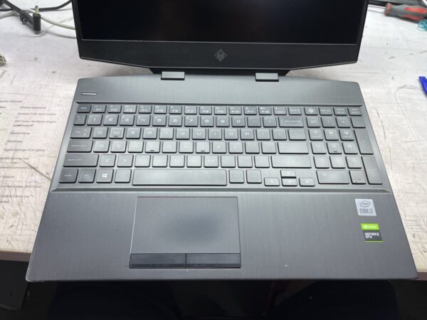Ігровий ноутбук Б-клас HP Omen 15-dh1070wm / 15.6" (1920x1080) IPS / Intel Core i7-10750H (6 (12) ядер по 2.6 - 5.0 GHz) / 16 GB DDR4 / 512 GB SSD / nVidia GeForce GTX 1660 Ti, 6 GB GDDR6, 192-bit / WebCam - Зображення 3