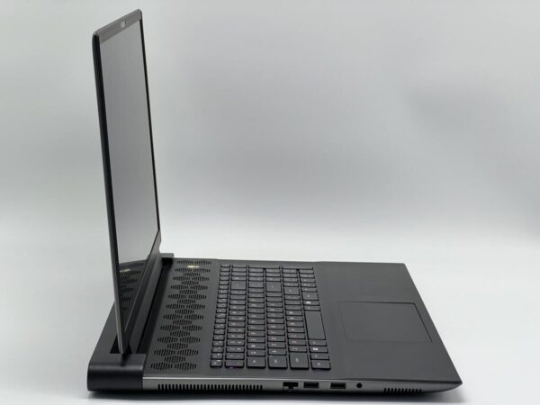 Ігровий ноутбук Dell Alienware m18 R1 / 18" (2560x1600) IPS / Intel Core i9-13980HX (24 (32) ядер по 4.0 - 5.6 GHz) / 64 GB DDR5 / 960 GB SSD / nVidia GeForce RTX 4090, 16 GB GDDR6, 256-bit / WebCam - Зображення 3