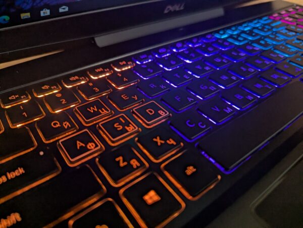 Ігровий ноутбук Dell G5 5505 / 15.6" (1920x1080) IPS / AMD Ryzen 7 4800H (8 (16) ядер по 2.9 - 4.2 GHz) / 16 GB DDR4 / 512 GB SSD / AMD Radeon RX 5600M, 6 GB GDDR6, 192-bit / HDMI / WebCam / Windows 10 - Зображення 8
