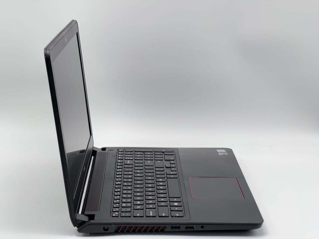 Ігровий ноутбук Dell Inspiron 15 7559 / 15.6" (1920x1080) IPS / Intel Core i5-6300HQ (4 ядра по 2.3 - 3.2 GHz) / 16 GB DDR3 / 480 GB SSD / nVidia GeForce GTX 960M, 4 GB GDDR5, 128-bit / WebCam - Зображення 3