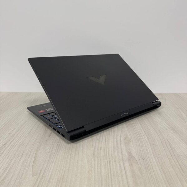Ігровий ноутбук HP Victus 15-fb2063dx / 15.6" (1920x1080) IPS / AMD Ryzen 5 7535HS (6 (12) ядер по 3.3 - 4.55 GHz) / 8 GB DDR5 / 512 GB SSD / AMD Radeon RX 6550M, 4 GB GDDR6, 64-bit / WebCam - Зображення 6
