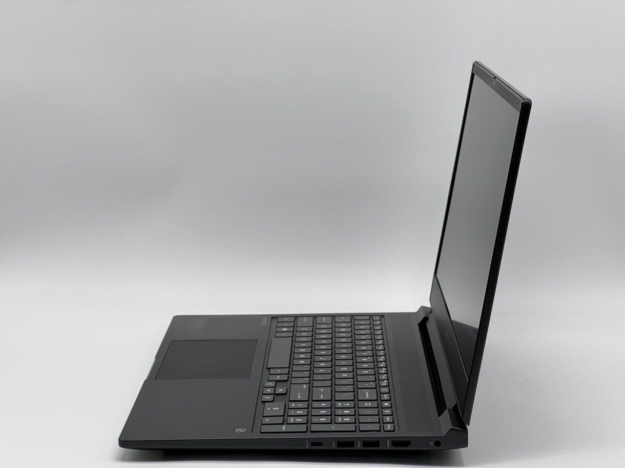 Ігровий ноутбук HP Victus 16-s0076nr / 16.1" (1920x1080) IPS / AMD Ryzen 7 7840HS (8 (16) ядра по 3.8 - 5.1 GHz) / 16 GB DDR5 / 480 GB SSD / nVidia GeForce RTX 4060, 8 GB GDDR6, 128-bit / WebCam - Зображення 4