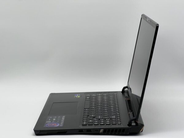 Ігровий ноутбук Б-клас MSI Raider GE78HX 13VG-020US / 17" (2560x1600) IPS / Intel Core i9-13950HX (24 (32) ядра по 2.2 - 5.5 GHz) / 32 GB DDR5 / 960 GB SSD / nVidia GeForce RTX 4070, 8 GB GDDR6, 128-bit / WebCam - Зображення 7
