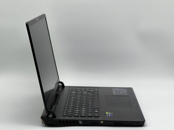 Ігровий ноутбук Б-клас MSI Raider GE78HX 13VG-020US / 17" (2560x1600) IPS / Intel Core i9-13950HX (24 (32) ядра по 2.2 - 5.5 GHz) / 32 GB DDR5 / 960 GB SSD / nVidia GeForce RTX 4070, 8 GB GDDR6, 128-bit / WebCam - Зображення 6