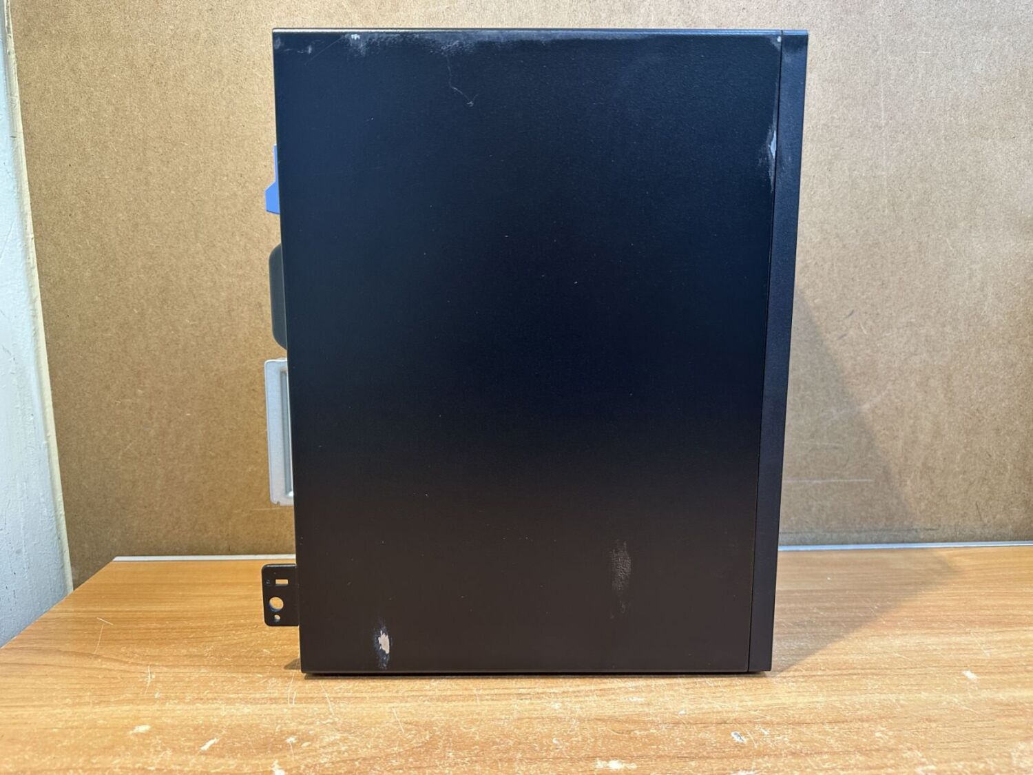 Комп'ютер Б-клас Dell OptiPlex 7070 Tower / Intel Core i5-9500 (6 ядер по 3.0 - 4.4 GHz) / 8 GB DDR4 / no HDD / Intel UHD Graphics 630 / 260W / DisplayPort - Зображення 5