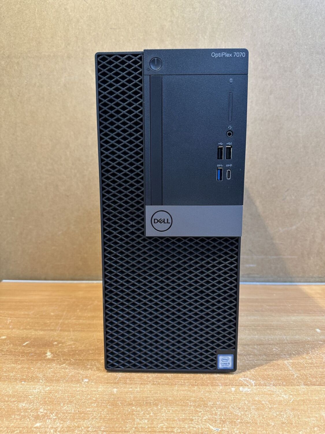 Комп'ютер Б-клас Dell OptiPlex 7070 Tower / Intel Core i5-9500 (6 ядер по 3.0 - 4.4 GHz) / 8 GB DDR4 / no HDD / Intel UHD Graphics 630 / 260W / DisplayPort - Зображення 2