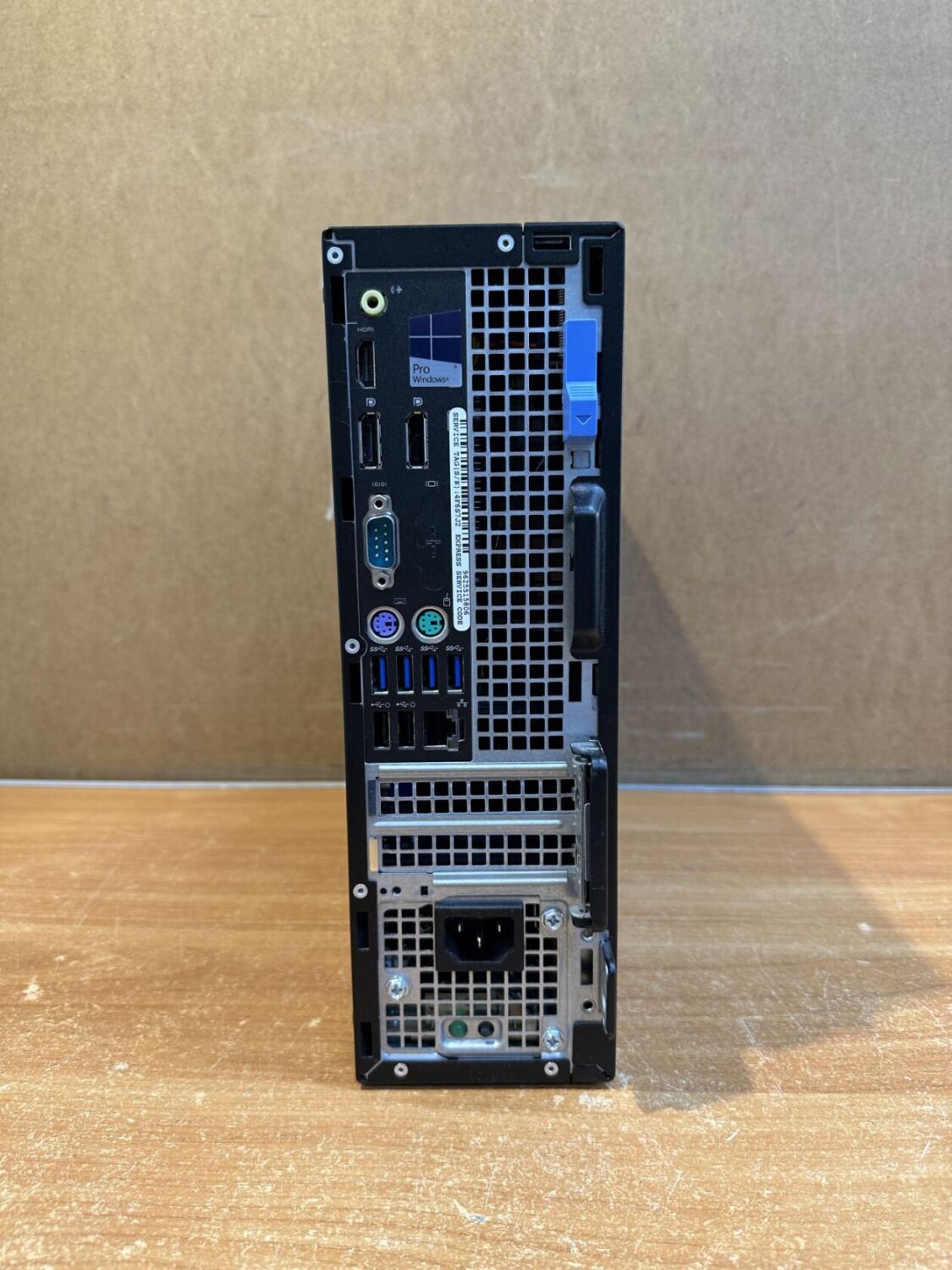 Комп'ютер Dell OptiPlex 7040 SFF / Intel Core i5-6500 (4 ядра по 3.2 -3.6 GHz) / 8 GB DDR4 / 240 GB SSD / Intel HD Graphics 530 / 180W / DVD-RW / DisplayPort / HDMI - Зображення 3