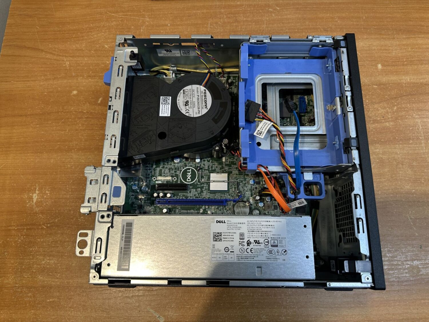 Комп'ютер Dell OptiPlex 7070 SFF / Intel Core i5-9500 (6 ядер по 3.0 - 4.4 GHz) / 8 GB DDR4 / no HDD / Intel UHD Graphics 630 / 200W / DisplayPort - Зображення 6