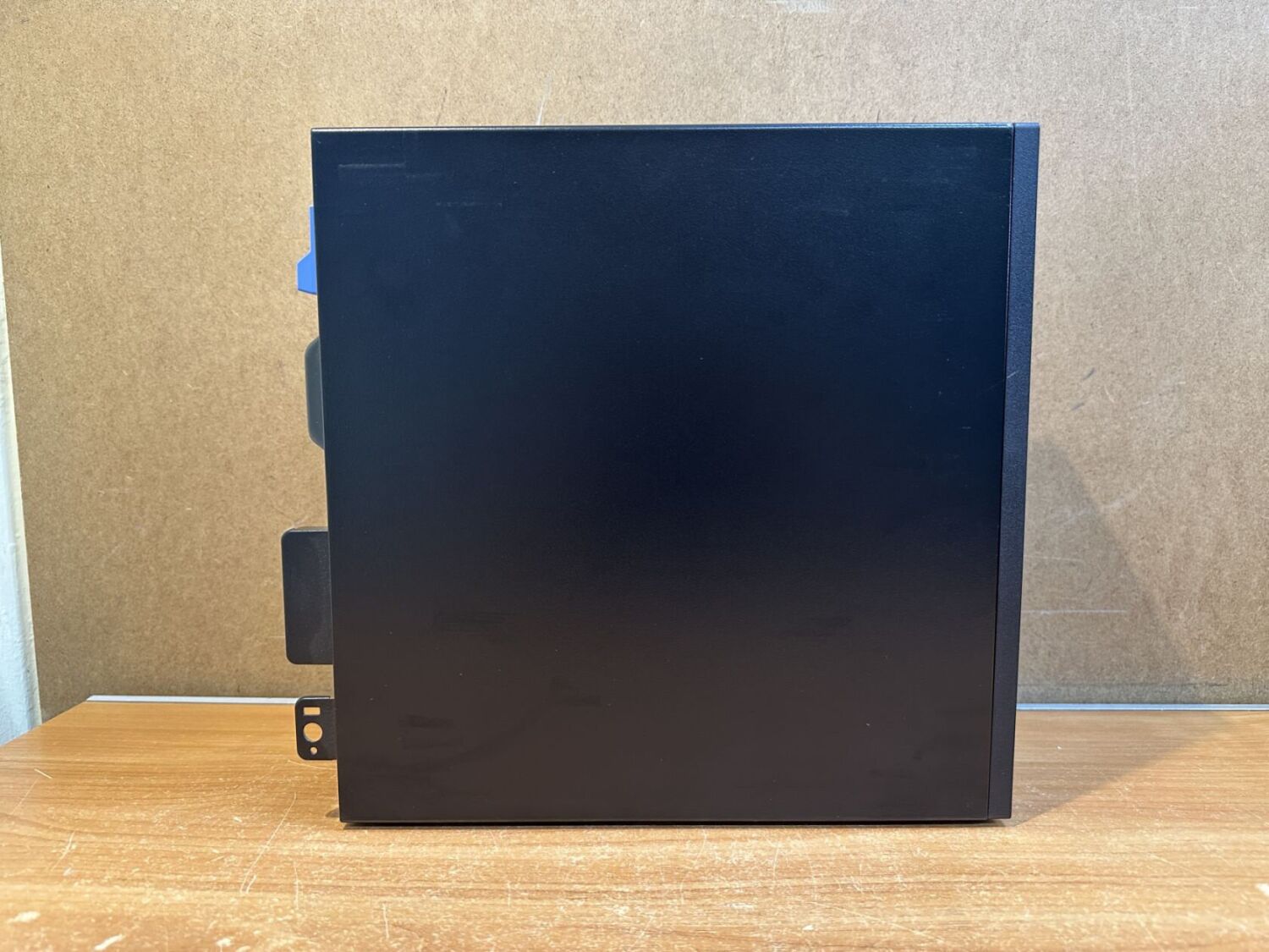 Комп'ютер Dell OptiPlex 7070 SFF / Intel Core i5-9500 (6 ядер по 3.0 - 4.4 GHz) / 8 GB DDR4 / no HDD / Intel UHD Graphics 630 / 200W / DisplayPort - Зображення 5