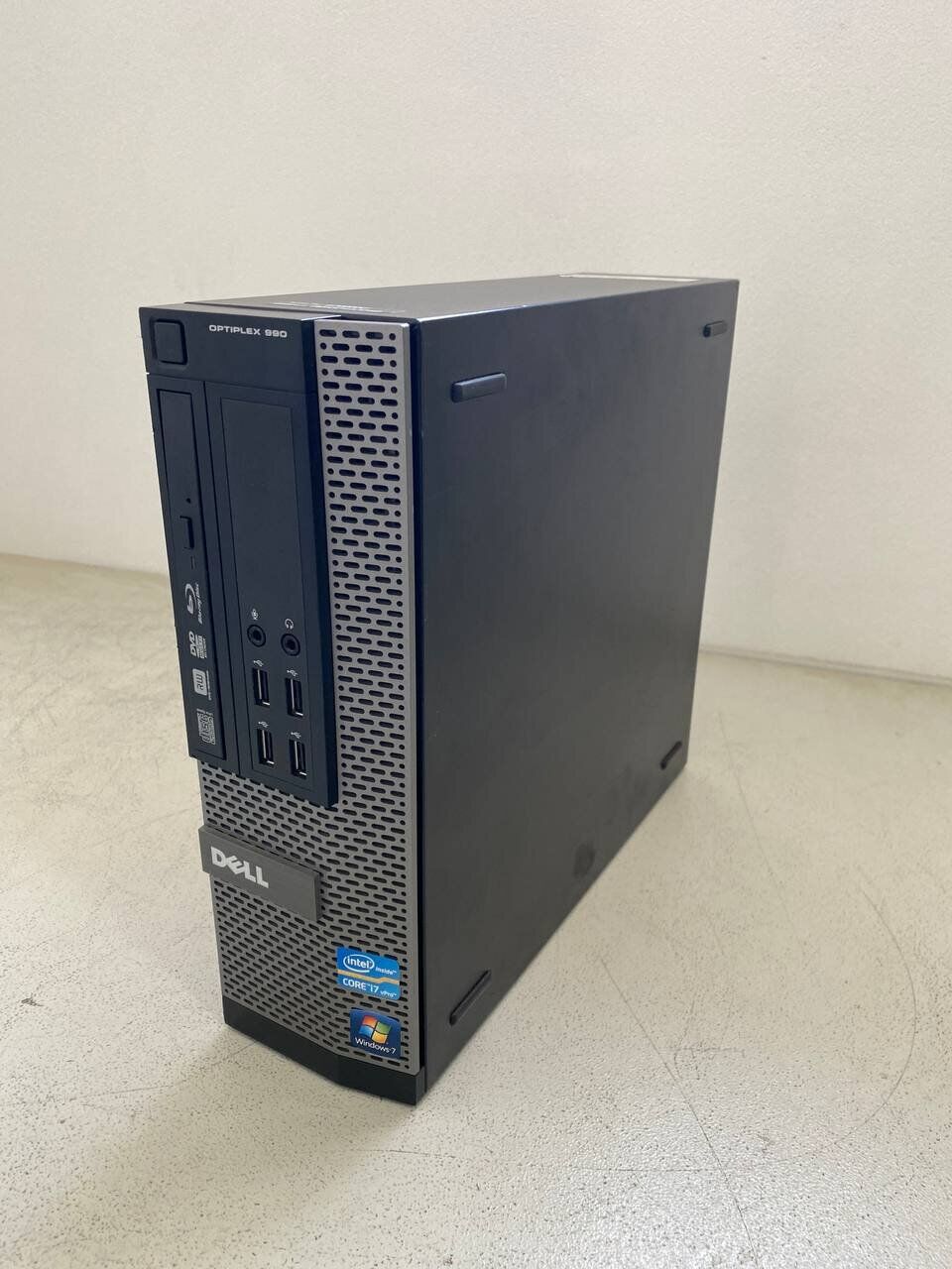 Комп'ютер Dell OptiPlex 990 SFF / Intel Core i5-2500K (4 ядра по 3.3 - 3.7 GHz) / 8 GB DDR3 / 256 GB SSD / AMD Radeon HD 6450, 1 GB GDDR3, 64-bit / DVD-ROM - Зображення 2