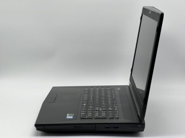 Мобільна робоча станція MSI WT72 6QN / 17.3" (3840x2160) IPS / Intel Core i7-6920HQ (4 (8) ядра по 2.9 - 3.8 GHz) / 32 GB DDR4 / 480 GB SSD / nVidia Quadro M5500, 8 GB GDDR5, 256-bit / WebCam - Зображення 4