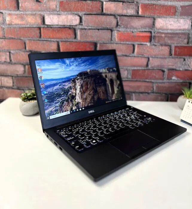 Нетбук Dell Latitude 7290 / 12.5" (1366x768) TN / Intel Core i5-7300U (2 (4) ядра по 2.6 - 3.5 GHz) / 8 GB DDR4 / 256 GB SSD / Intel UHD Graphics 620 / WebCam / Win 10 Pro - Зображення 7
