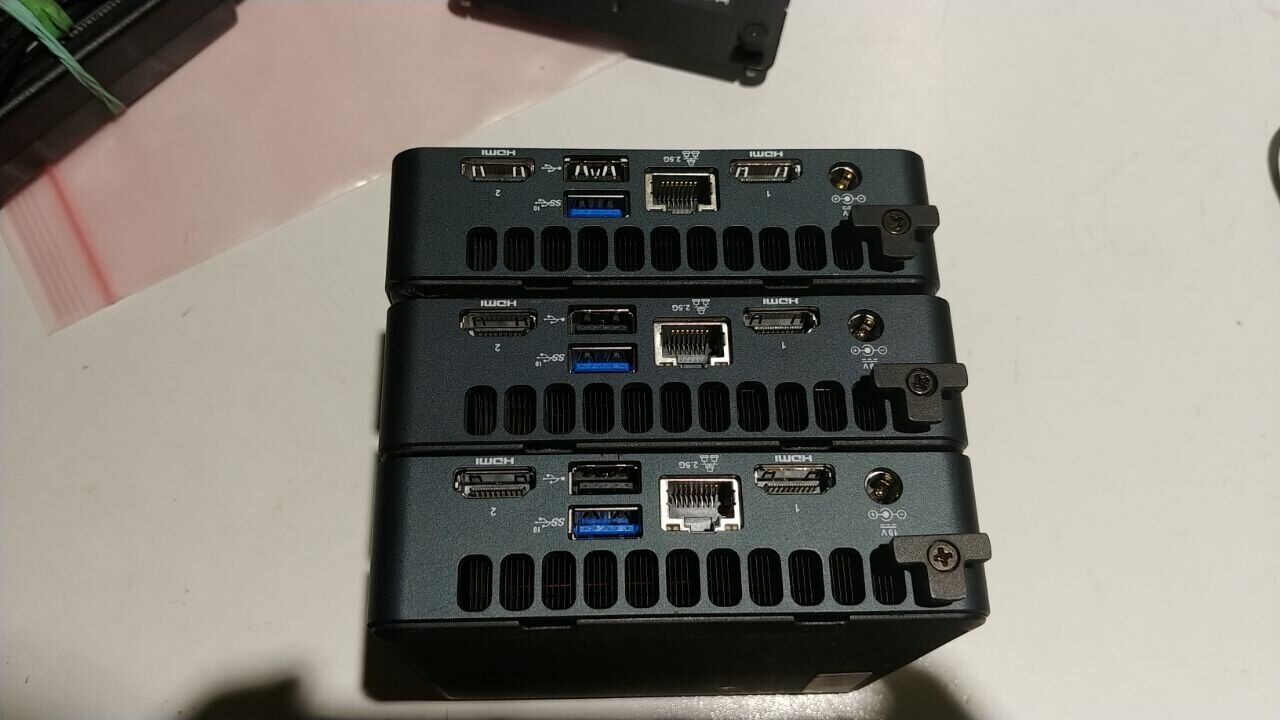 Неттоп Б-клас Intel NUC 11TNBi5 USFF / Intel Core i5-1135G7 (4 (8) ядра по 2.4 - 4.2 GHz) / 8 GB DDR4 / 128 GB SSD / Intel Xe Graphics / USB 3.1 / Wi-Fi / Bluetooth / HDMI / Блок живлення в комплекті - Зображення 9