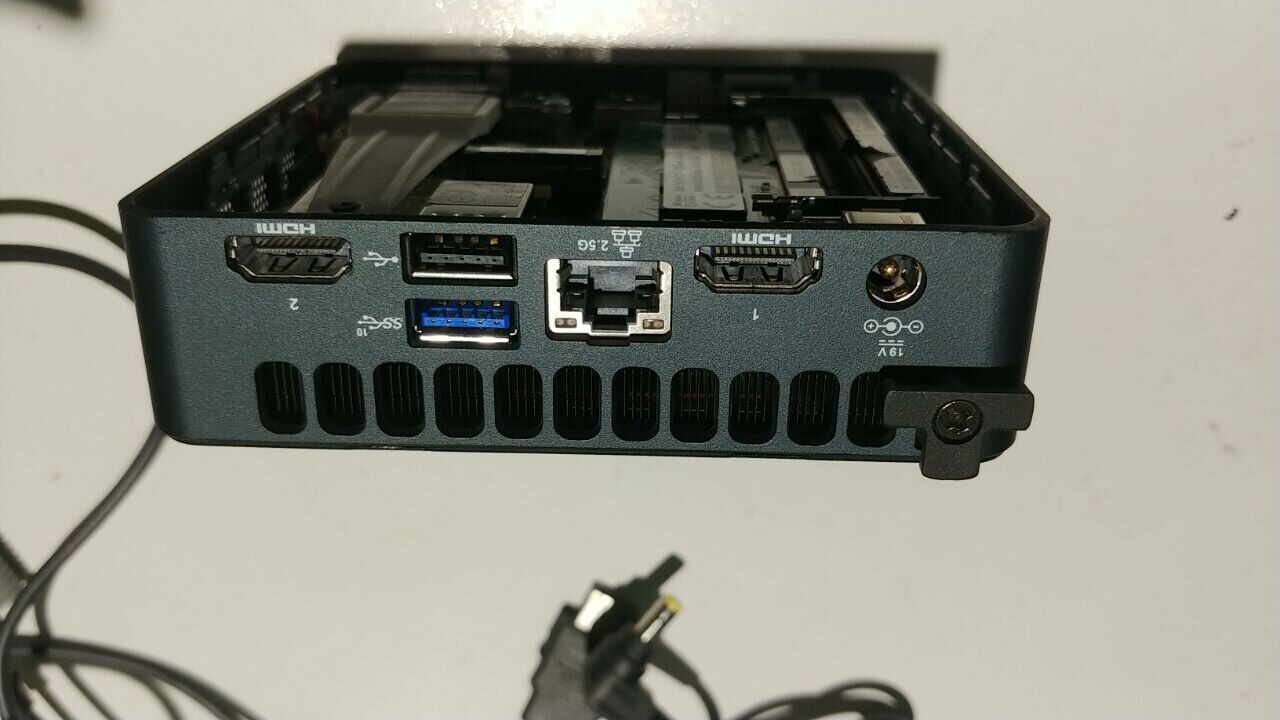 Неттоп Б-клас Intel NUC 11TNBi5 USFF / Intel Core i5-1135G7 (4 (8) ядра по 2.4 - 4.2 GHz) / 8 GB DDR4 / 128 GB SSD / Intel Xe Graphics / USB 3.1 / Wi-Fi / Bluetooth / HDMI / Блок живлення в комплекті - Зображення 3