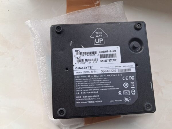 Неттоп Gigabyte Brix (GB-BXi5-5200) USFF / Intel Core i5-5200U (2 (4) ядра по 2.2 - 2.7 GHz) / 8 GB DDR3 / 120 GB SSD / Intel HD Graphics 5500 / HDMI / miniDP / Wi-Fi / Блок живлення в комплекті - Зображення 4