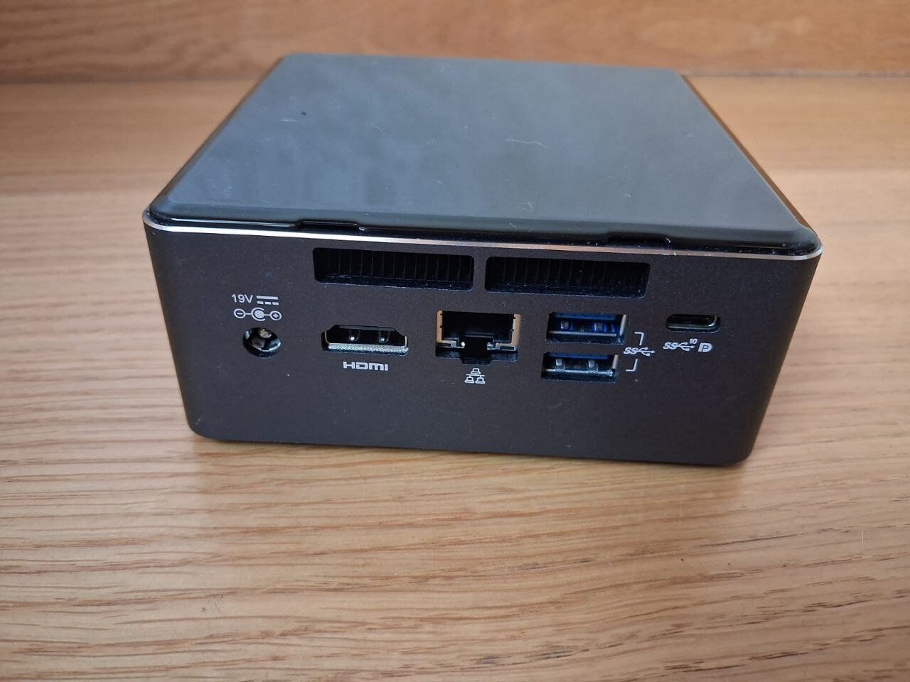 Неттоп Intel NUC NUC7i3BNH USFF / Intel Core i3-7100U (2 (4) ядра по 2.4 GHz) / 8 GB DDR4 / 250 GB SSD / Intel HD Graphics 620 / HDMI / Wi-Fi + Блок живлення - Зображення 3