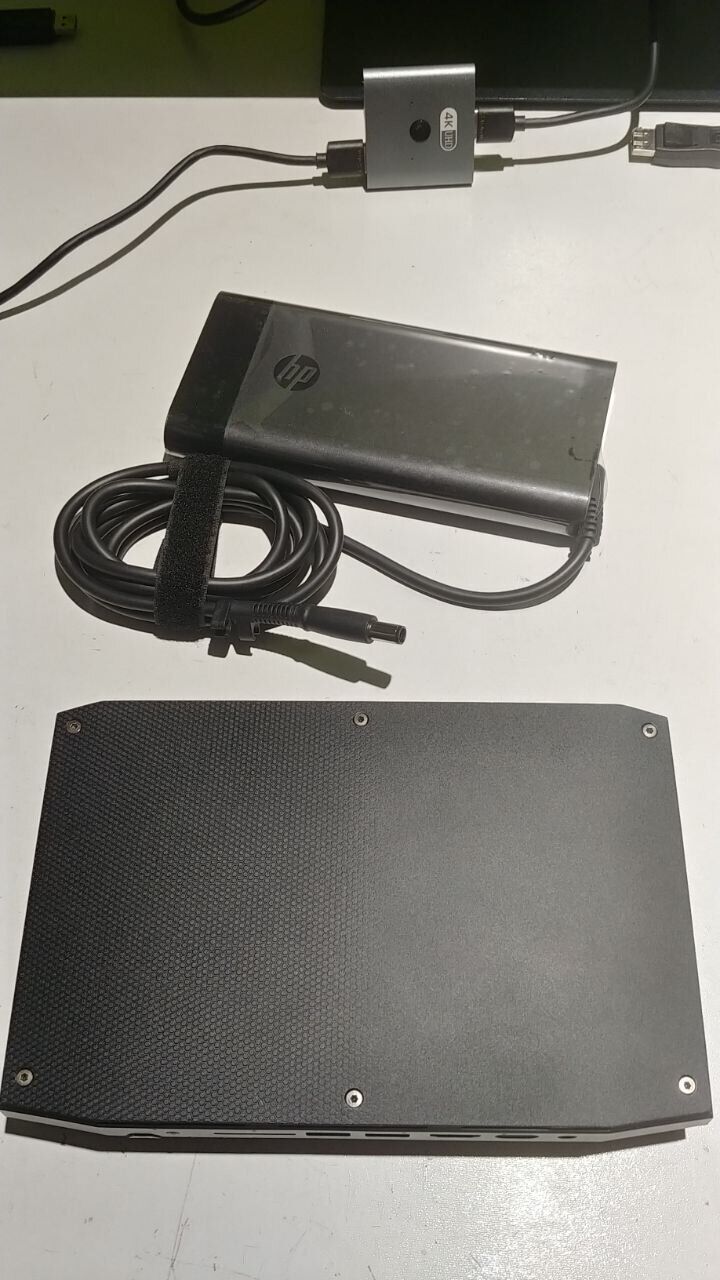 Неттоп Intel NUC Hades Canyon NUC8I7HVK USFF / Intel Core i7-8705G (4 (8) ядра по 3.1 - 4.1 GHz) / 16 GB DDR4 / 240 GB SSD /AMD Radeon RX Vega M GL, 4 GB, 256-bit / Wi-Fi / HDMI / miniDP + Блок живлення - Зображення 6