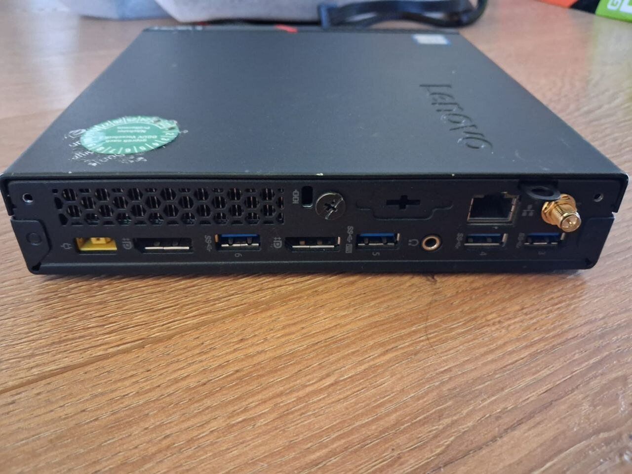 Неттоп Lenovo ThinkCentre M900 Tiny USFF / Intel Core i5-6500T (4 ядра по 2.5 - 3.1 GHz) / 8 GB DDR4 / 200 GB SSD / Intel HD Graphics 530 / DisplayPort / Блок живлення у комплекті - Зображення 3