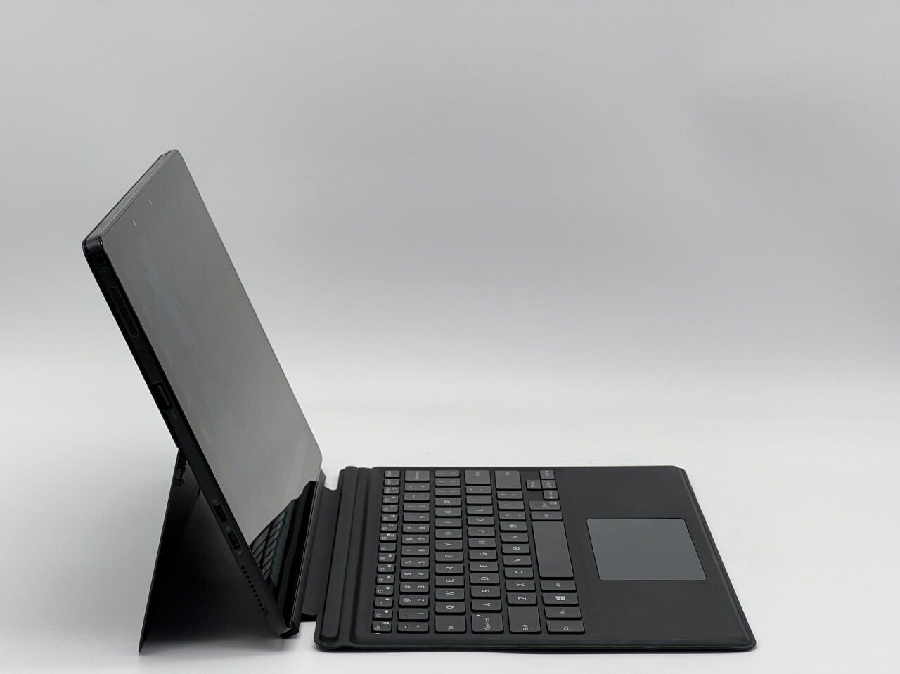 Ноутбук-трансформер Dell Latitude 5290 2-in-1 / 12.3" (1920x1080) IPS Touch / Intel Core i5-8250U (4 (8) ядра по 1.6 - 3.4 GHz) / 8 GB DDR3 / 120 GB SSD / Intel UHD Graphics 620 / WebCam - Зображення 4