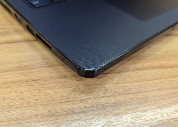 Ноутбук Б-клас Dell Inspiron 15-3558 / 15.6" (1366x768) TN / Intel Core i3-5005U (2 (4) ядра по 2.0 GHz) / 8 GB DDR3 / 240 GB SSD / Intel HD Graphics 5500 / WebCam / Windows 10 - Зображення 3
