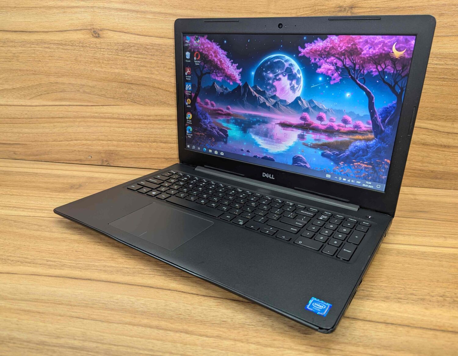 Ноутбук Б-клас Dell Latitude 3590 / 15.6" (1366x768) TN / Intel Celeron 3865U (2 ядра по 1.8 GHz) / 8 GB DDR4 / 240 GB SSD / Intel HD Graphics 610 / WebCam / Windows 10 - Зображення 7