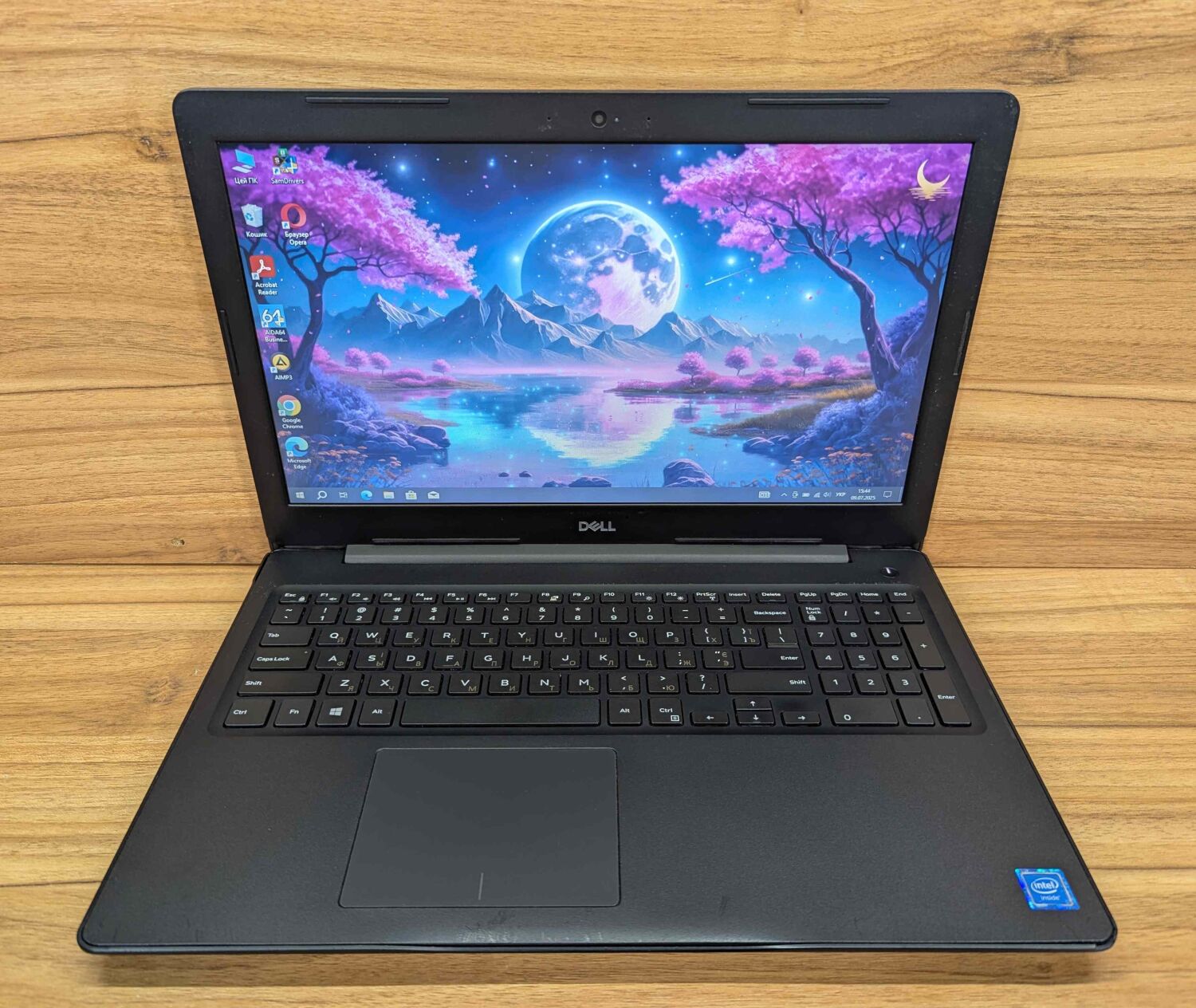Ноутбук Б-клас Dell Latitude 3590 / 15.6" (1366x768) TN / Intel Celeron 3865U (2 ядра по 1.8 GHz) / 8 GB DDR4 / 240 GB SSD / Intel HD Graphics 610 / WebCam / Windows 10 - Зображення 2