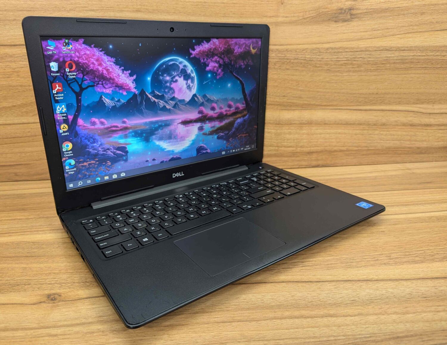 Ноутбук Б-клас Dell Latitude 3590 / 15.6" (1366x768) TN / Intel Celeron 3865U (2 ядра по 1.8 GHz) / 8 GB DDR4 / 240 GB SSD / Intel HD Graphics 610 / WebCam / Windows 10 - Зображення 6