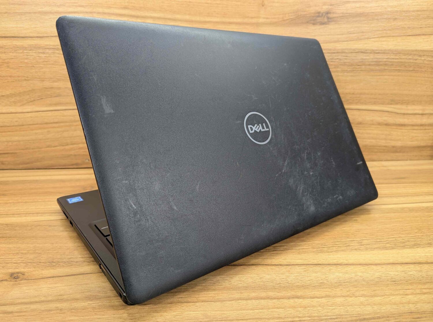 Ноутбук Б-клас Dell Latitude 3590 / 15.6" (1366x768) TN / Intel Celeron 3865U (2 ядра по 1.8 GHz) / 8 GB DDR4 / 240 GB SSD / Intel HD Graphics 610 / WebCam / Windows 10 - Зображення 8