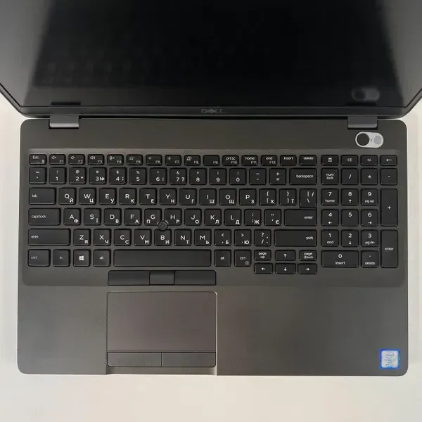 Ноутбук Б-клас Dell Latitude 5500 / 15.6" (1920x1080) IPS / Intel Core i7-8665U (4 (8) ядра по 1.9 - 4.8 GHz) / 16 GB DDR4 / 256 GB SSD / Intel UHD Graphics / TouchID / WebCam - Зображення 3