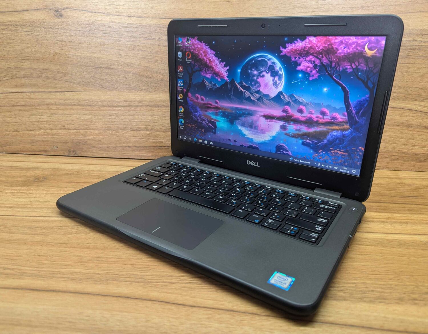 Ноутбук Dell Latitude 3300 / 13.3" (1366x768) TN / Intel Core i5-8250U (4 (8) ядра по 1.6 - 3.4 GHz) / 8 GB DDR4 / 240 GB SSD / Intel HD Graphics 620 / WebCam / Windows 10 - Зображення 5