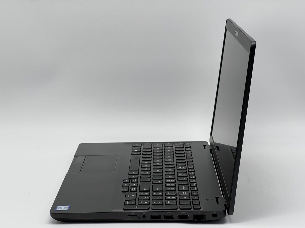 Ноутбук Dell Precision 3541 / 15.6" (1920x1080) IPS / Intel Core i5-9400H (4 (8) ядра по 2.5 - 4.3 GHz) / 16 GB DDR4 / 240 GB SSD / Intel UHD Graphics 630 / WebCam - Зображення 4