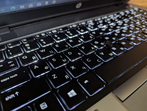 Ноутбук HP EliteBook 840 G1 / 14" (1366x768) TN / Intel Core i7-4600U (2 (4) ядра по 2.1 - 3.3 GHz) / 8 GB DDR3 / 240 GB SSD / Intel HD Graphics 4400 / Fingerprint / WebCam / Windows 10 - Зображення 6