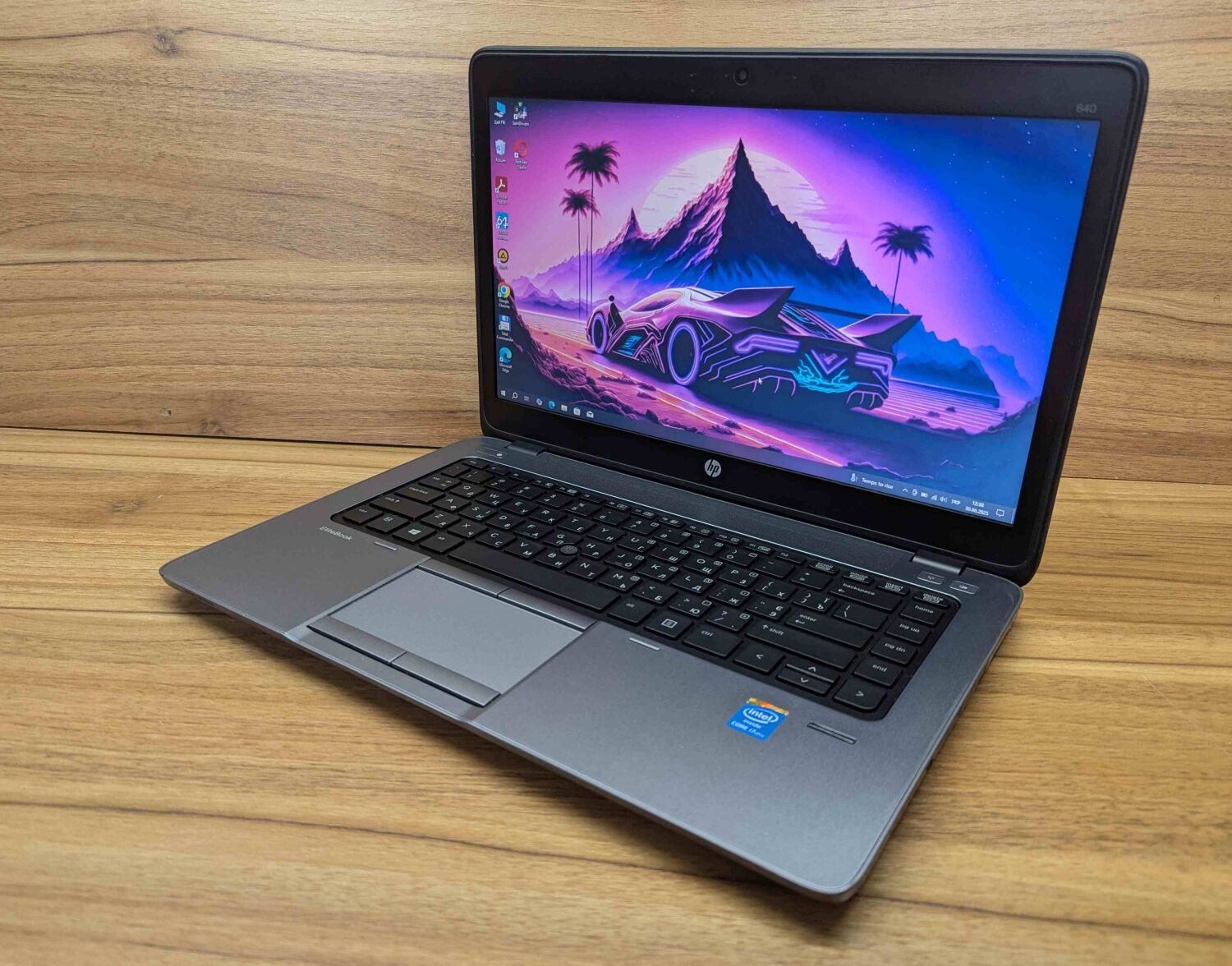 Ноутбук HP EliteBook 840 G1 / 14" (1600x900) TN / Intel Core i7-4600U (2 (4) ядра по 2.1 - 3.3 GHz) / 8 GB DDR3 / 240 GB SSD / Intel HD Graphics 4400 / Fingerprint / WebCam / Windows 10 - Зображення 5