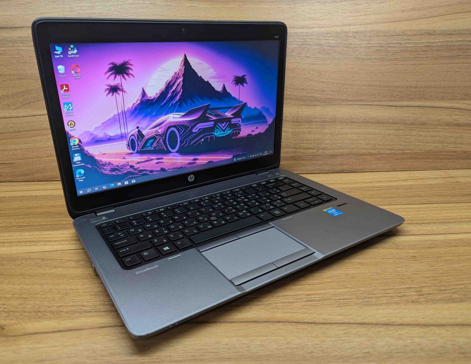 Ноутбук HP EliteBook 840 G1 / 14" (1600x900) TN / Intel Core i7-4600U (2 (4) ядра по 2.1 - 3.3 GHz) / 8 GB DDR3 / 240 GB SSD / Intel HD Graphics 4400 / Fingerprint / WebCam / Windows 10 - Зображення 4