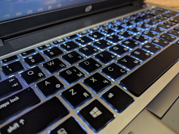 Ноутбук HP EliteBook 840 G2 / 14" (1366x768) TN / Intel Core i7-5600U (2 (4) ядра по 2.6 - 3.2 GHz) / 8 GB DDR3 / 240 GB SSD / Intel HD Graphics 5500 / WebCam / Fingerprint / Windows 10 - Зображення 6