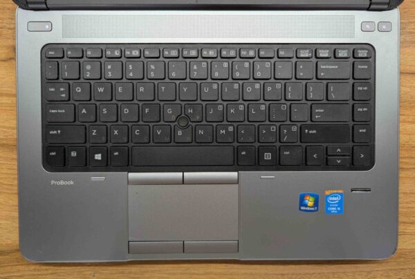 Ноутбук HP ProBook 640 G1 / 14" (1366x768) TN / Intel Core i5-4300M (2 (4) ядра по 2.6 - 3.3 GHz) / 8 GB DDR3 / 240 GB SSD / Intel HD Graphic 4600 / WebCam / TouchID / Windows 10 - Зображення 3
