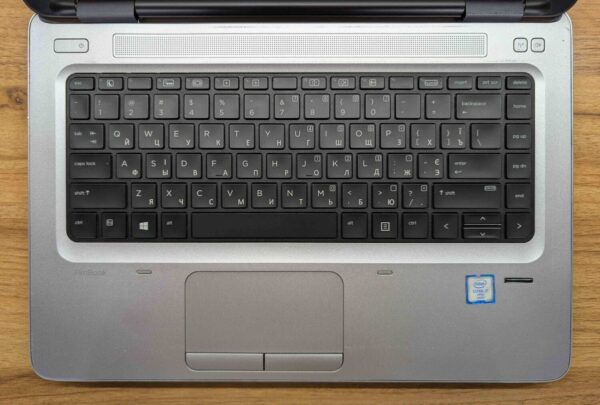Ноутбук HP ProBook 640 G2 / 14" (1920x1080) IPS / Intel Core i7-6600U (2 (4) ядра по 2.6 - 3.4 GHz) / 8 GB DDR4 / 240 GB SSD / Intel HD Graphics 520 / TouchID / WebCam / Windows 10 - Зображення 3