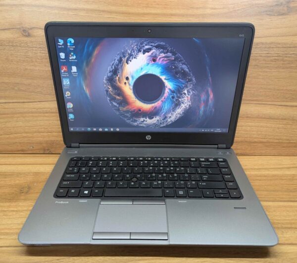 Ноутбук HP ProBook 645 G1 / 14" (1366x768) TN / AMD A10-5750M (4 ядра по 2.5 - 3.5 GHz) / 8 GB DDR3 / 240 GB SSD / AMD Radeon HD 8650G / WebCam / Fingerprint / Windows 10 - Зображення 2