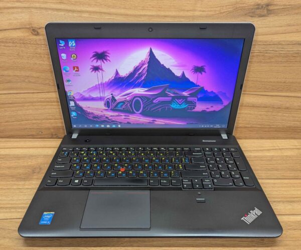 Ноутбук Lenovo ThinkPad Edge E540 / 15.6" (1366x768) TN / Intel Core i5-4200M (2 (4) ядра по 2.5 - 3.1 GHz) / 8 GB DDR3 / 240 GB SSD / Intel HD Graphics 4600 / WebCam / Fingerprint / Windows 10 - Зображення 2